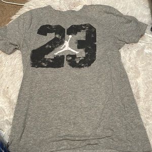 Kids grey jordan shirt